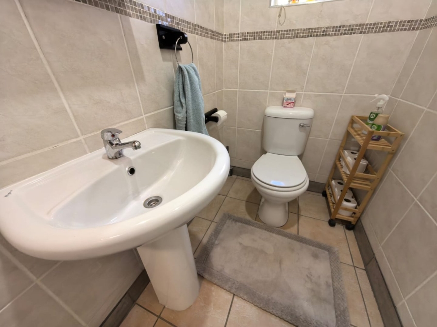 3 Bedroom Property for Sale in Rhodesdene Northern Cape